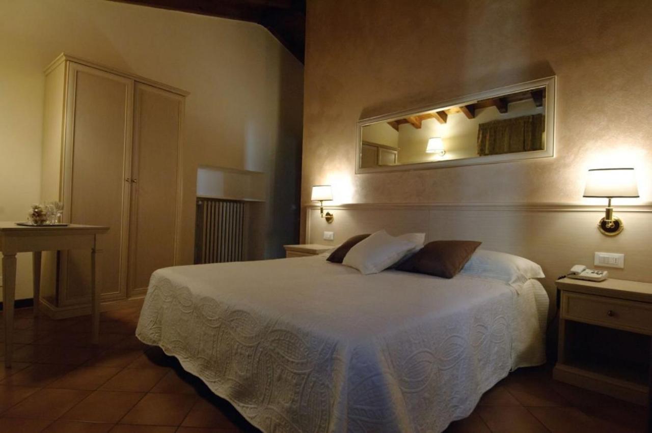 Albergo Cavallino 10 توسكولانو ماديرنو المظهر الخارجي الصورة