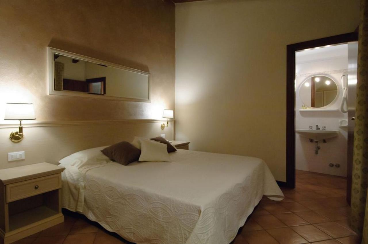Albergo Cavallino 10 توسكولانو ماديرنو المظهر الخارجي الصورة